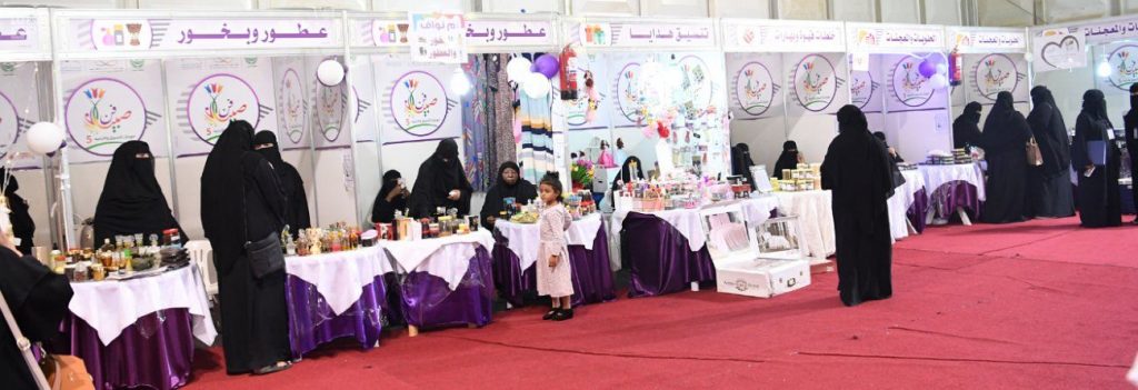 ٧١ فتاة يلفتن زوار مهرجان صبيا للتسوق والترفيه
