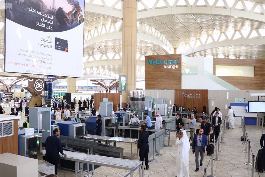 ” مطارات الرياض” تطور منطقة تفتيش المسافرين في الصالات الدولية بمطار الملك خالد الدولي