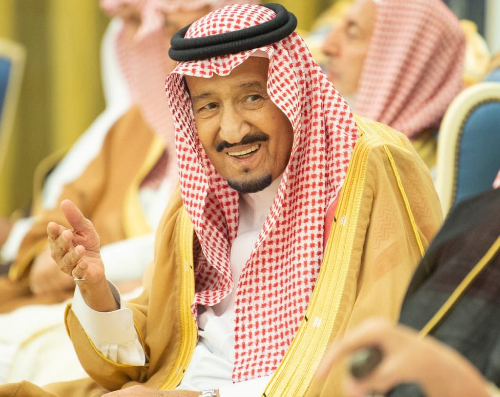 خادم الحرمين الشريفين يستقبل الأمراء والمفتي العام والعلماء والمواطنين