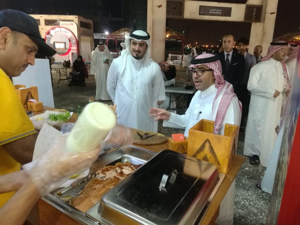 رئيس المنظمة العربية للسياحة والشيخ خالد آل خليفه يفتتحان النسخة الثالثة من “مهرجان البحر” الذى ينطلق بين تكنولوجيا المستقبل وأصالة الماضي