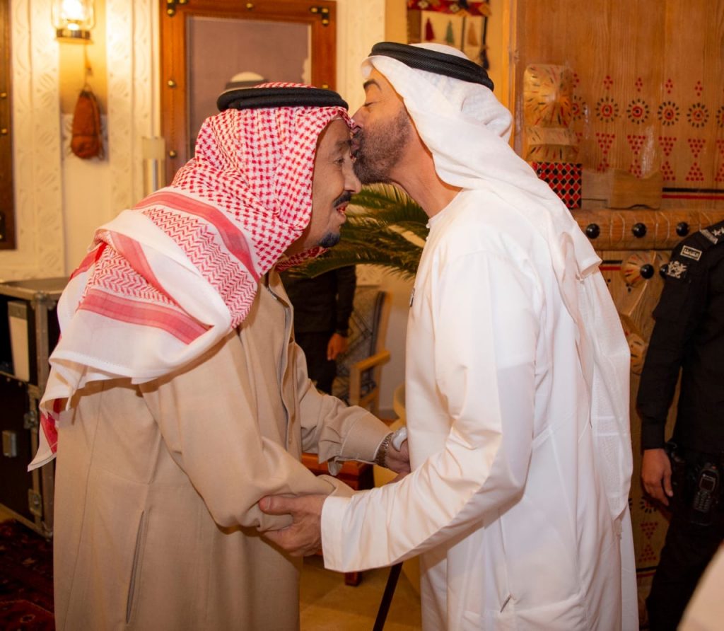 خادم الحرمين الشريفين يلتقي ولي عهد أبوظبي