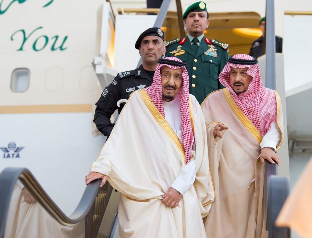 خادم الحرمين الشريفين يصل الرياض قادما من حائل