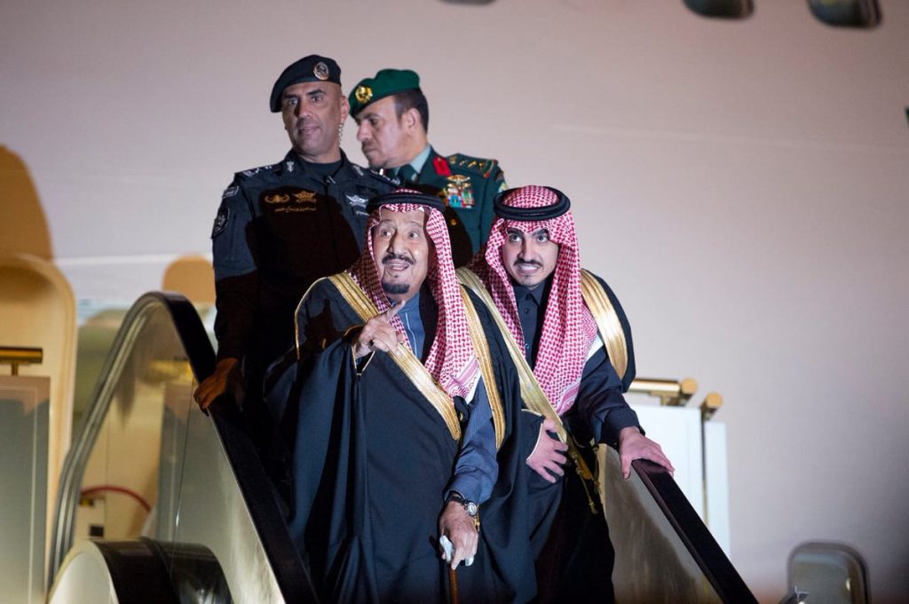 خادم الحرمين الشريفين يصل إلى منطقة الجوف