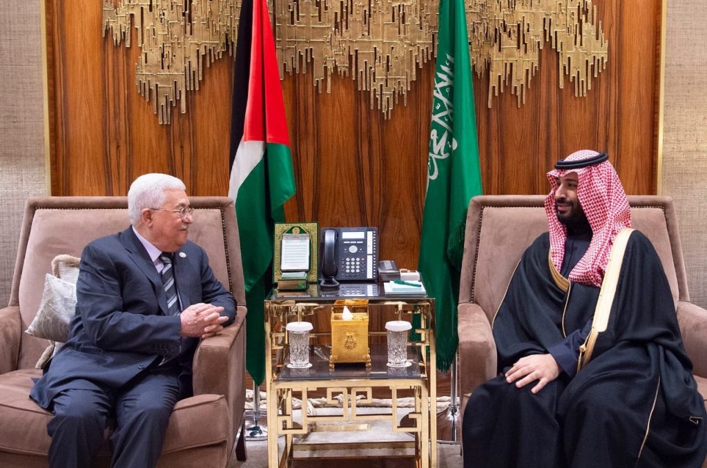 سمو ولي العهد يبحث مع الرئيس الفلسطيني مستجدات الأوضاع في الأراضي الفلسطينية