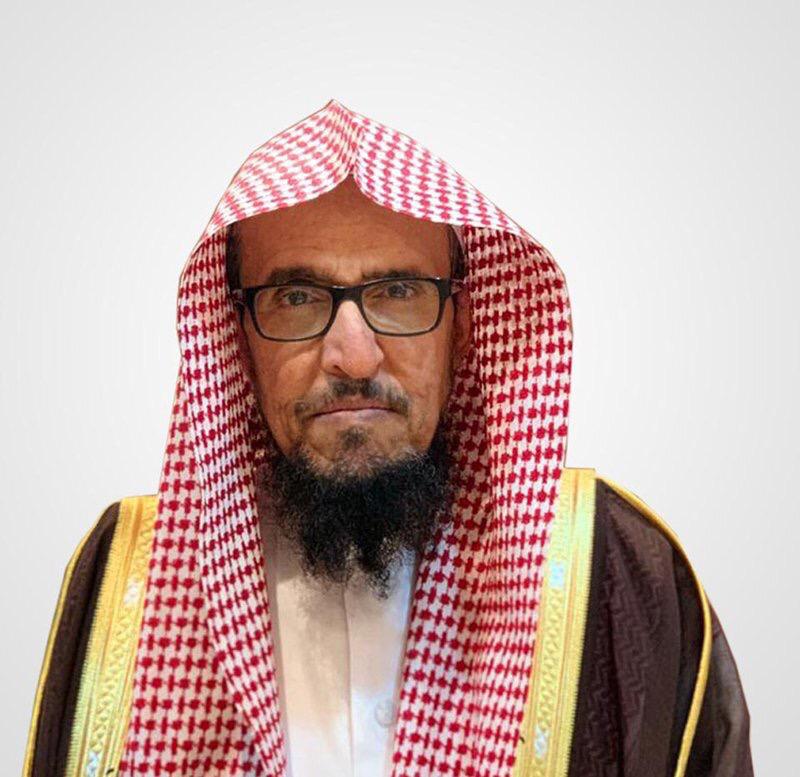 نائب وزير الشؤون الإسلامية يطمئن على صحة “خطيب الجمعة” الذي تعرض لطعن في النماص
