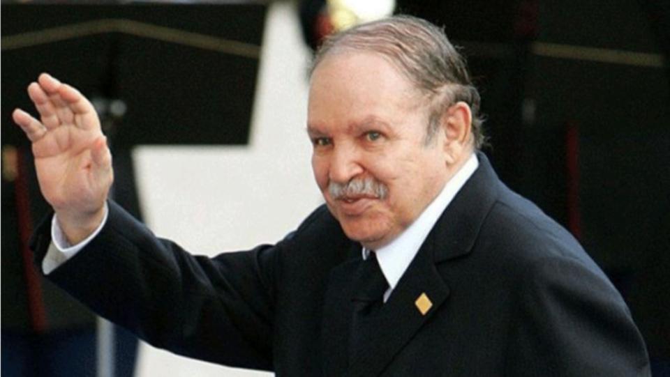 الرئيس بوتفليقه يبلغ المجلس الدستوري رسميا انتهاء عهدته رئيسا للبلاد الثلاثاء