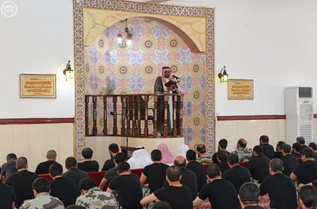 إقامة صلاة الجمعة في مسجد قوات الطوارئ بعد التفجير الإرهابي