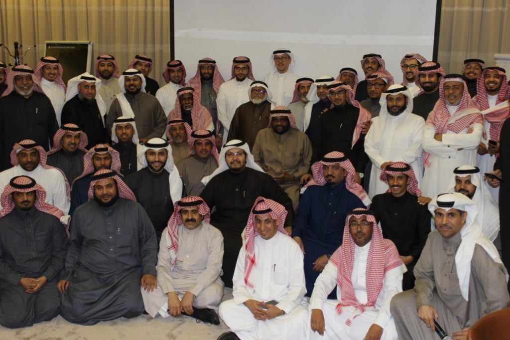 منسوبو الإمداد في مدينة الملك سعود الطبية يكرمون المتقاعدين