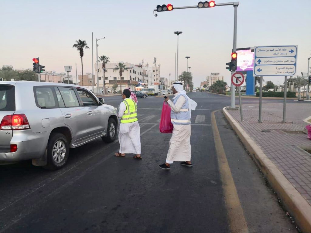 أعضاء الملتقى الإعلامي في تبوك يشاركون متطوعي رمضان أمان