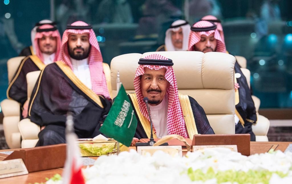 خادم الحرمين الشريفين من القمة الخليجية:نطالب المجتمع الدولي إيقاف التهديدات الإيرانية للأمن والسلم العالمي