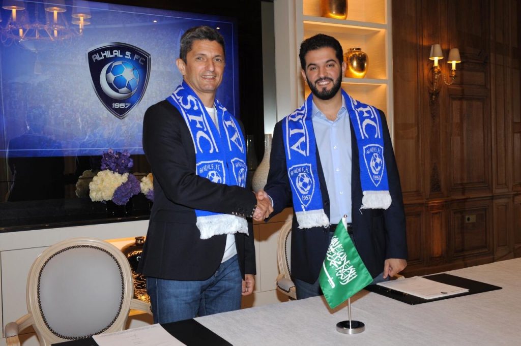 الهلال يتعاقد مع الروماني رازفان لقيادة الفريق لمدة عامين والثلاثاء بداية المهمة في معسكر النمسا