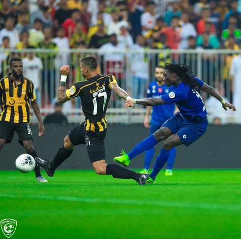 الهلال يجدد أحزان الاتحاد بالثلاثية ويتصدر دوري الأمير محمد بن سلمان