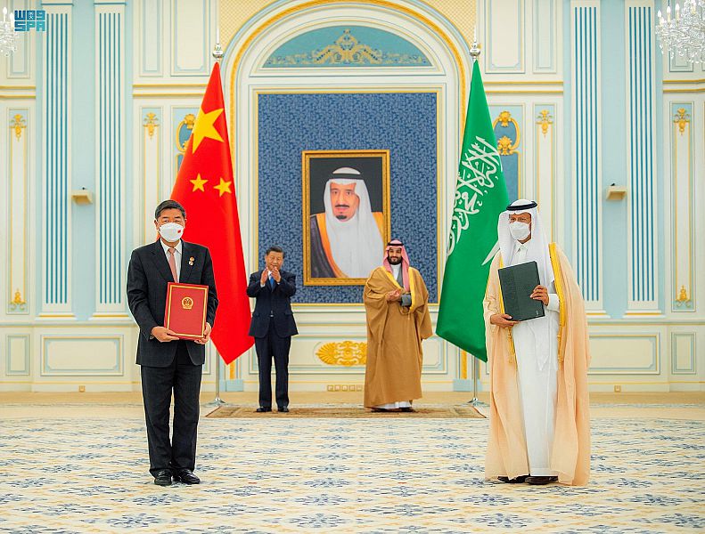 ولي العهد يلتقي الرئيس الصيني ويشهدان تبادل الاتفاقيات ومذكرات التفاهم بين البلدين